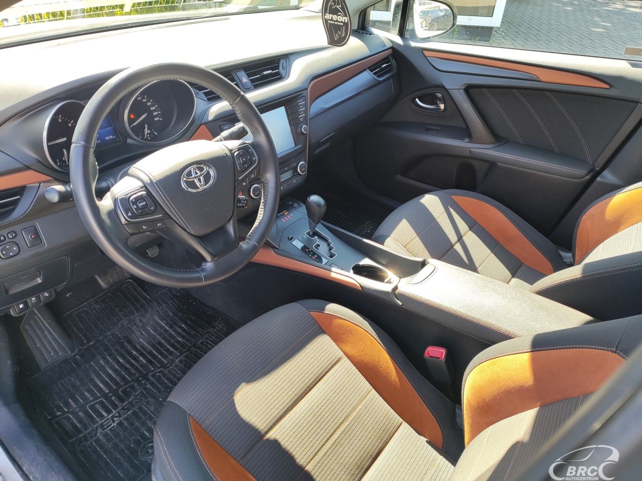 Toyota Avensis | 16
