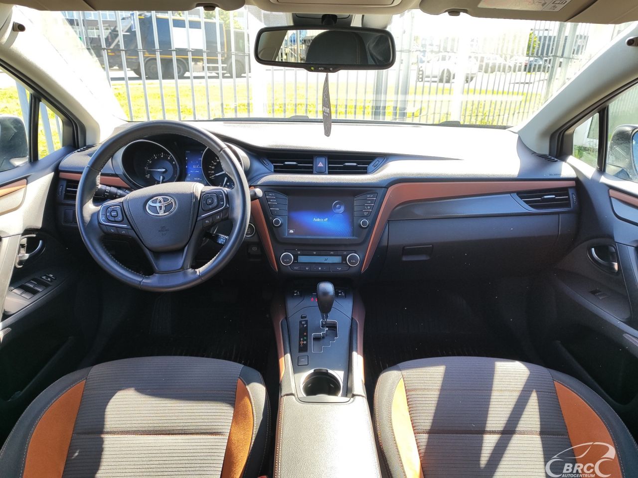 Toyota Avensis | 12