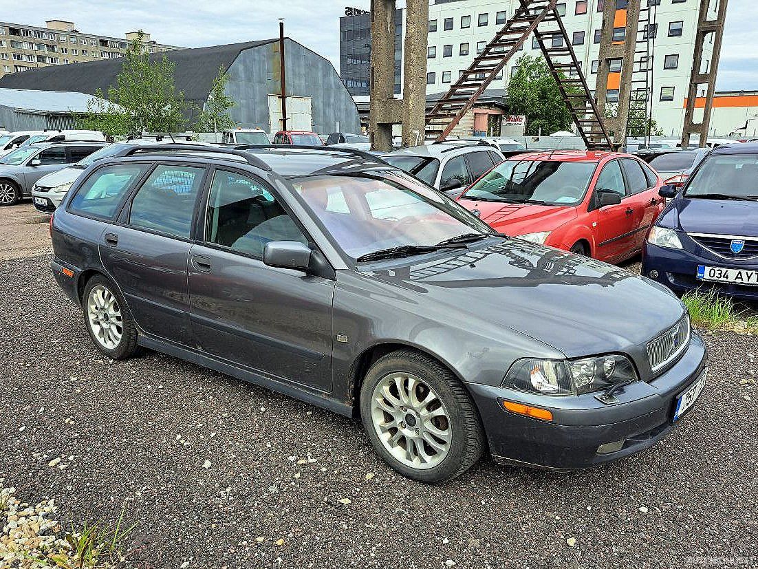 Volvo V40