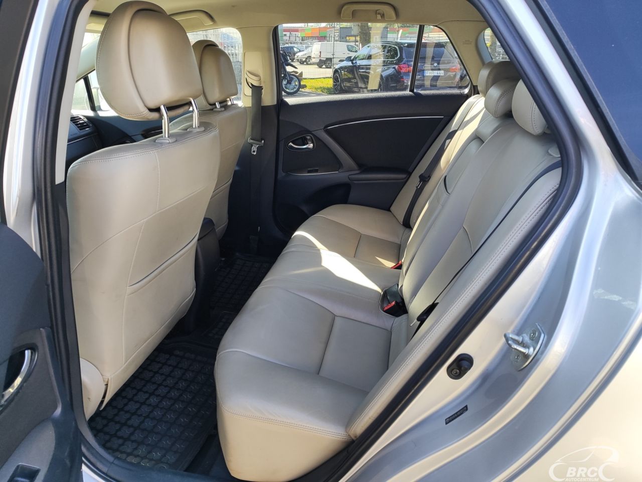 Toyota Avensis | 11