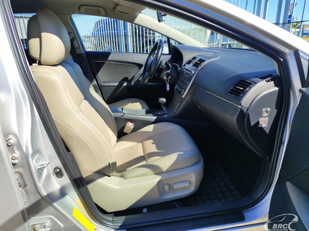 Toyota Avensis | 6