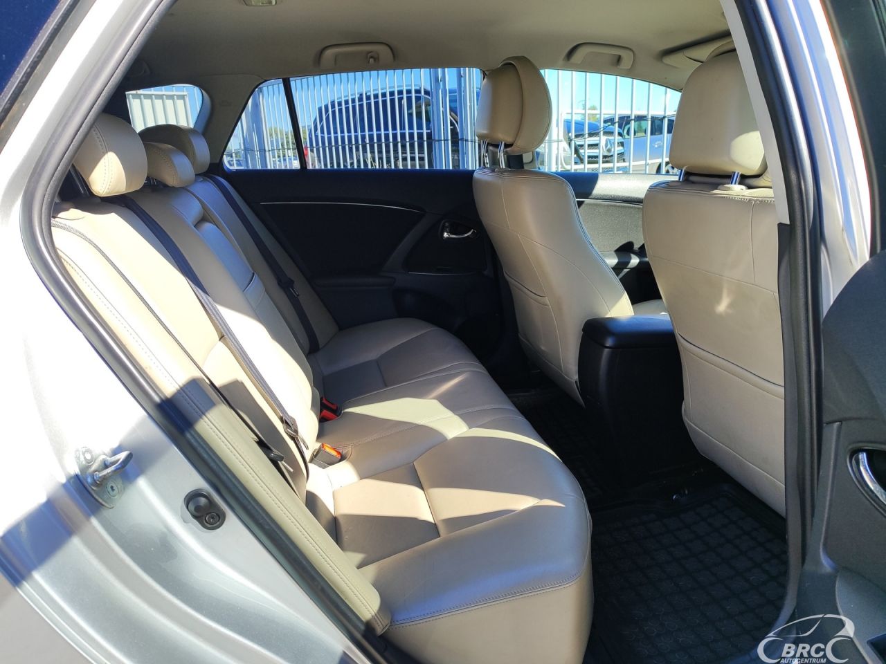 Toyota Avensis | 7