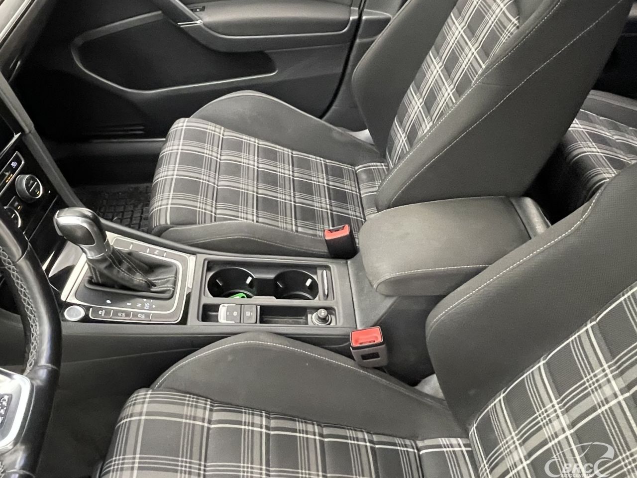 Volkswagen Golf | 17