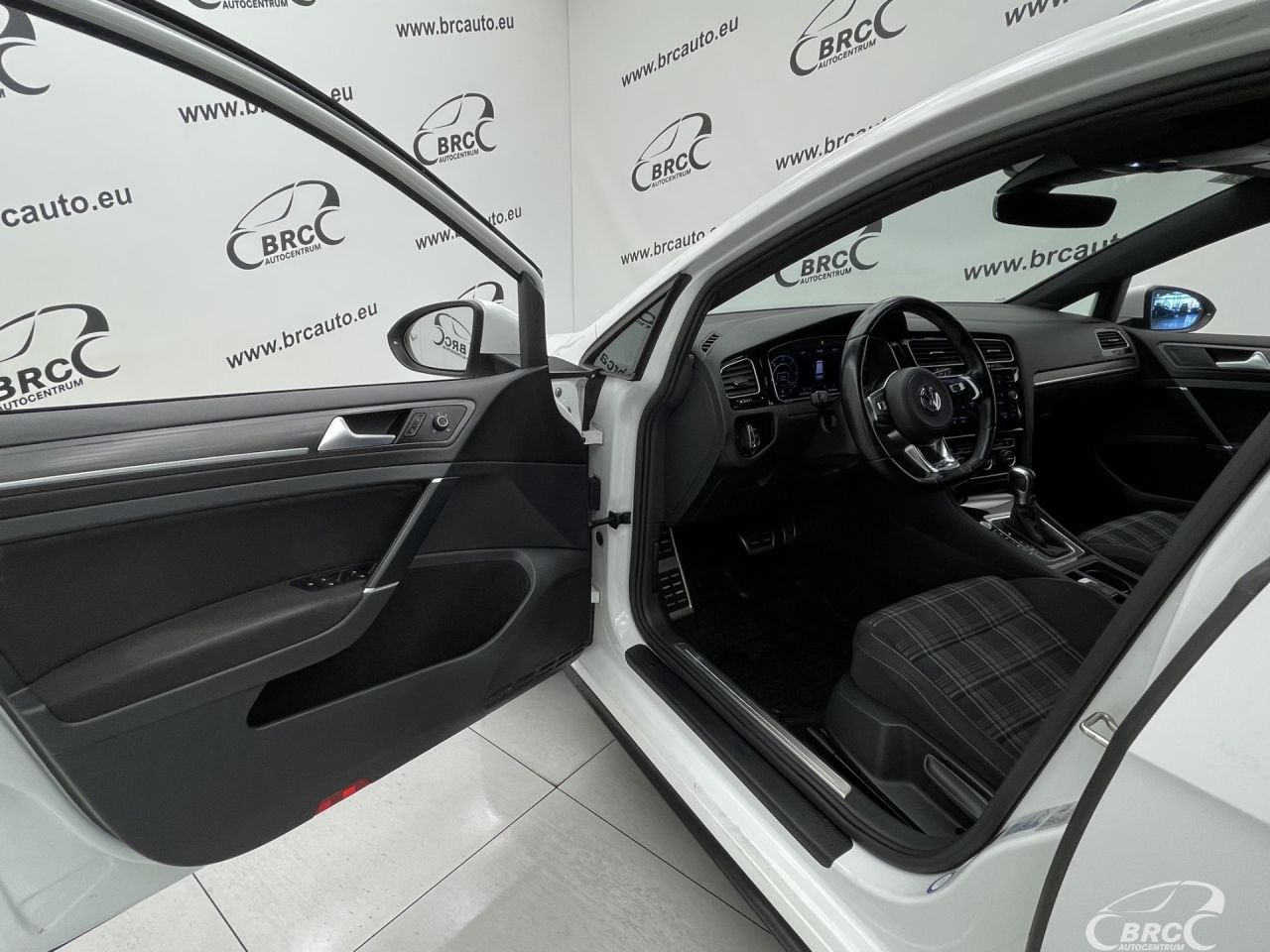 Volkswagen Golf | 13