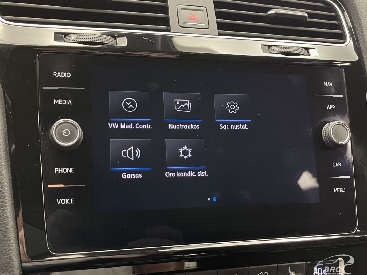 Volkswagen Golf | 32