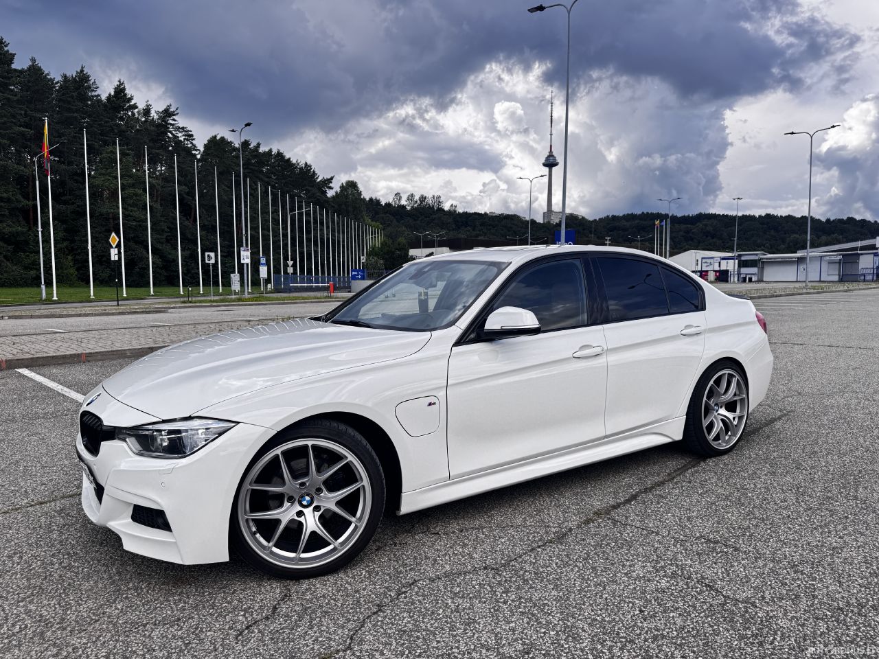 BMW 330 | 2