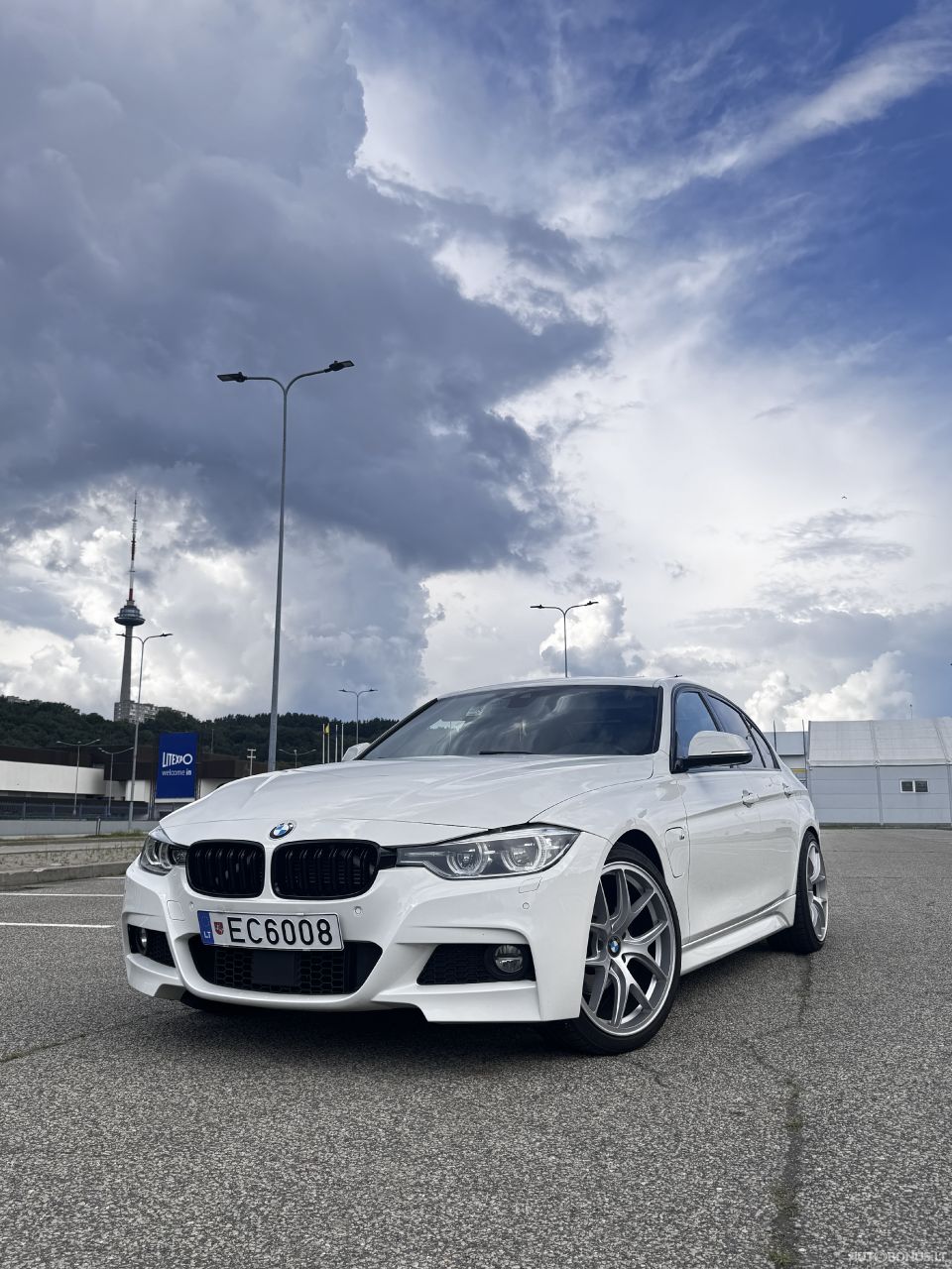 BMW 330