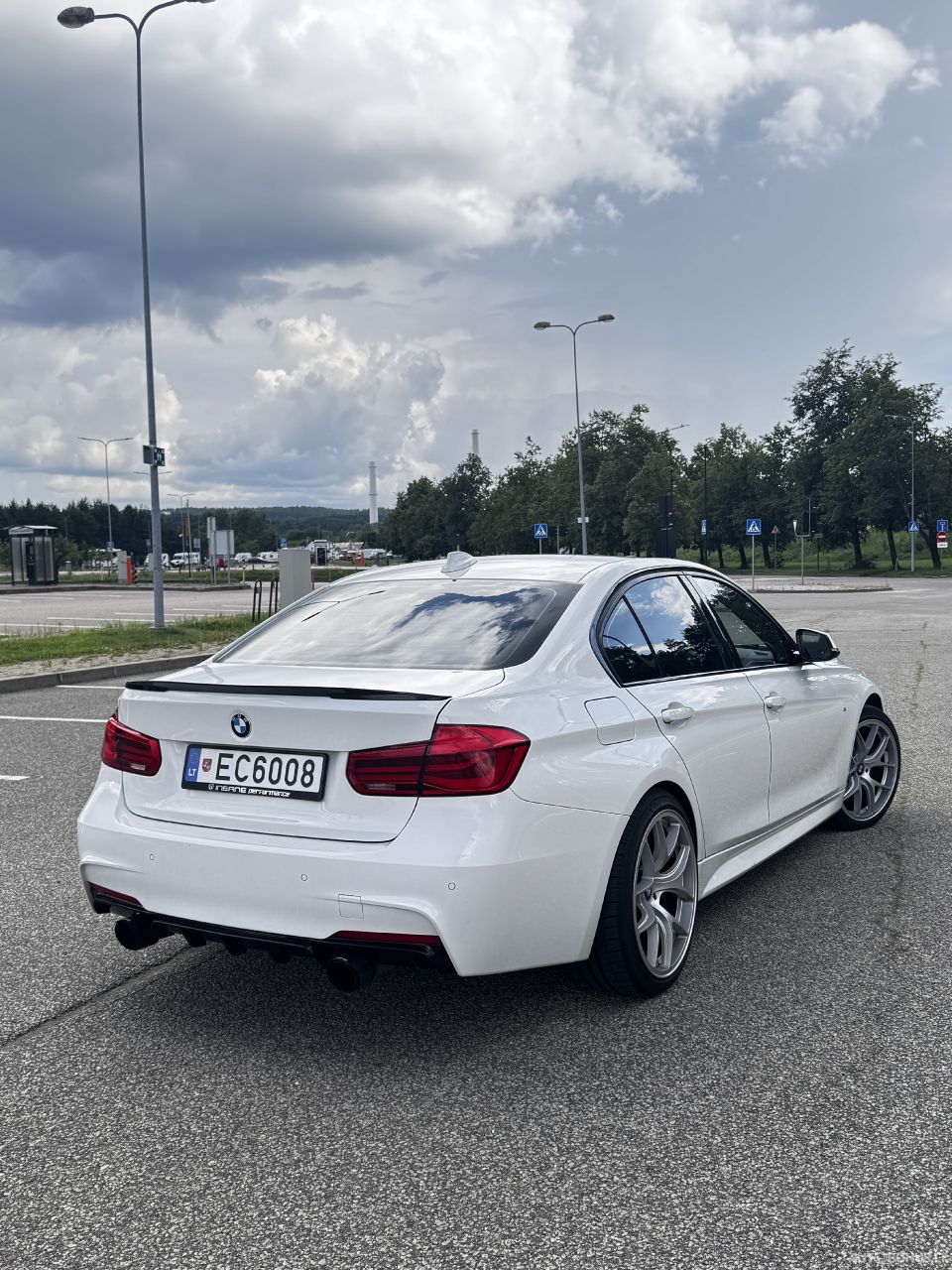 BMW 330 | 4