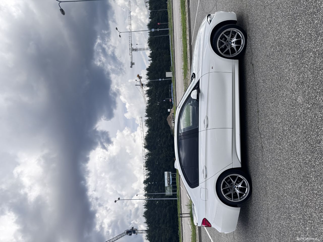 BMW 330 | 6