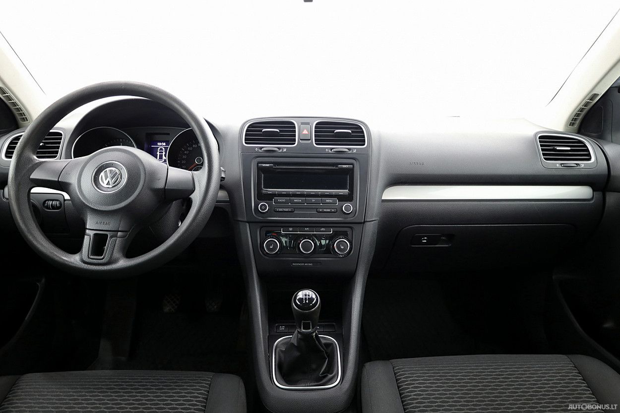 Volkswagen Golf | 4
