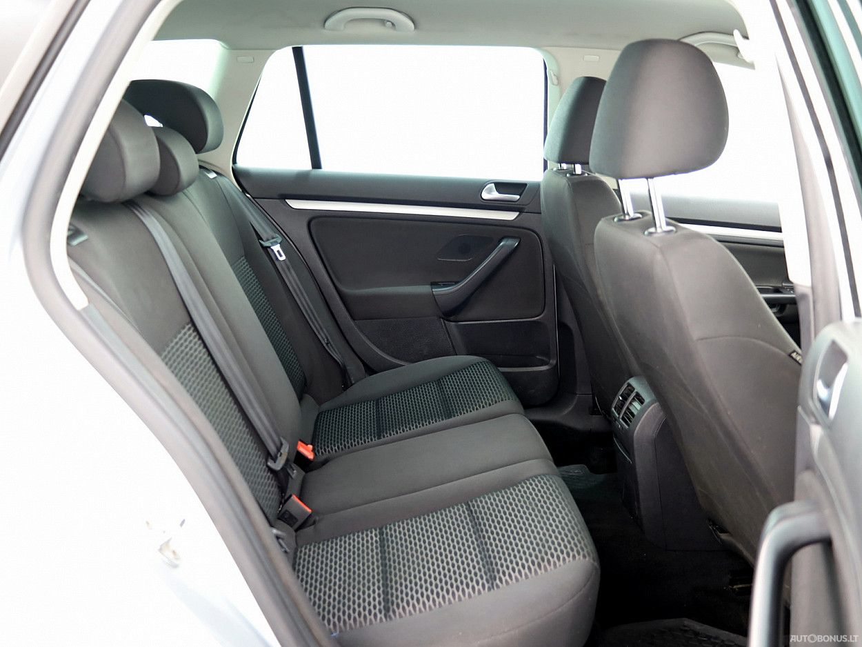 Volkswagen Golf | 6