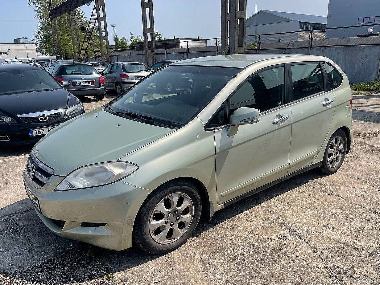 Honda FR-V | 1
