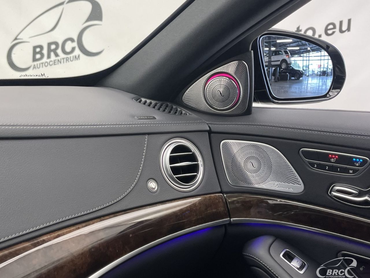 Mercedes-Benz S560 | 35