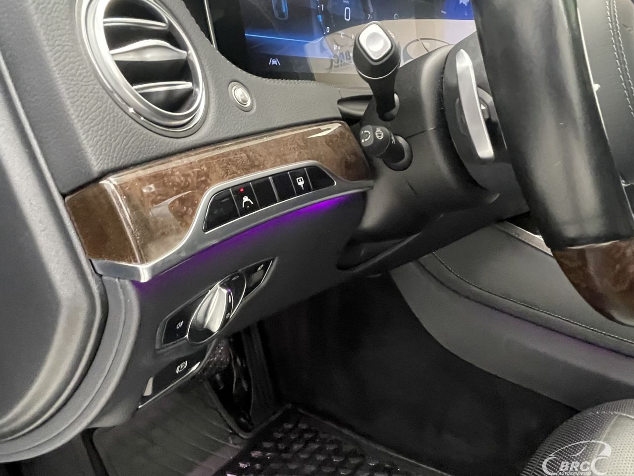 Mercedes-Benz S560 | 26
