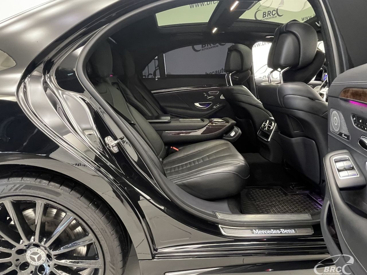 Mercedes-Benz S560 | 10