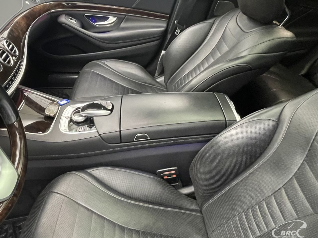 Mercedes-Benz S560 | 24