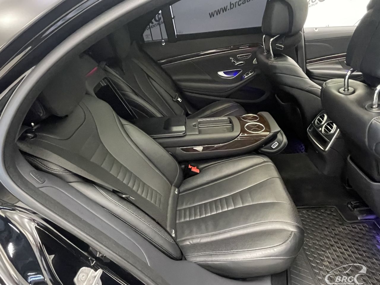 Mercedes-Benz S560 | 11