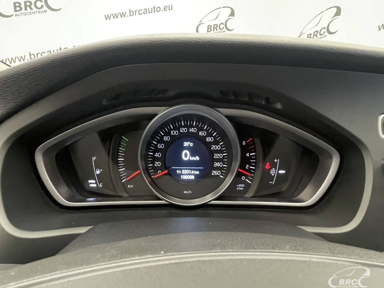 Volvo V40 | 28