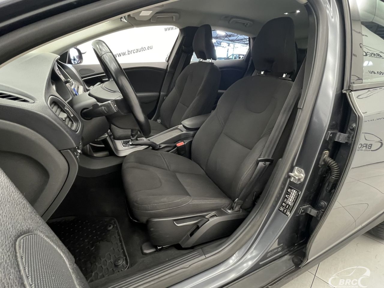 Volvo V40 | 21