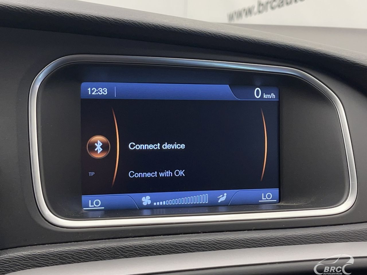 Volvo V40 | 33