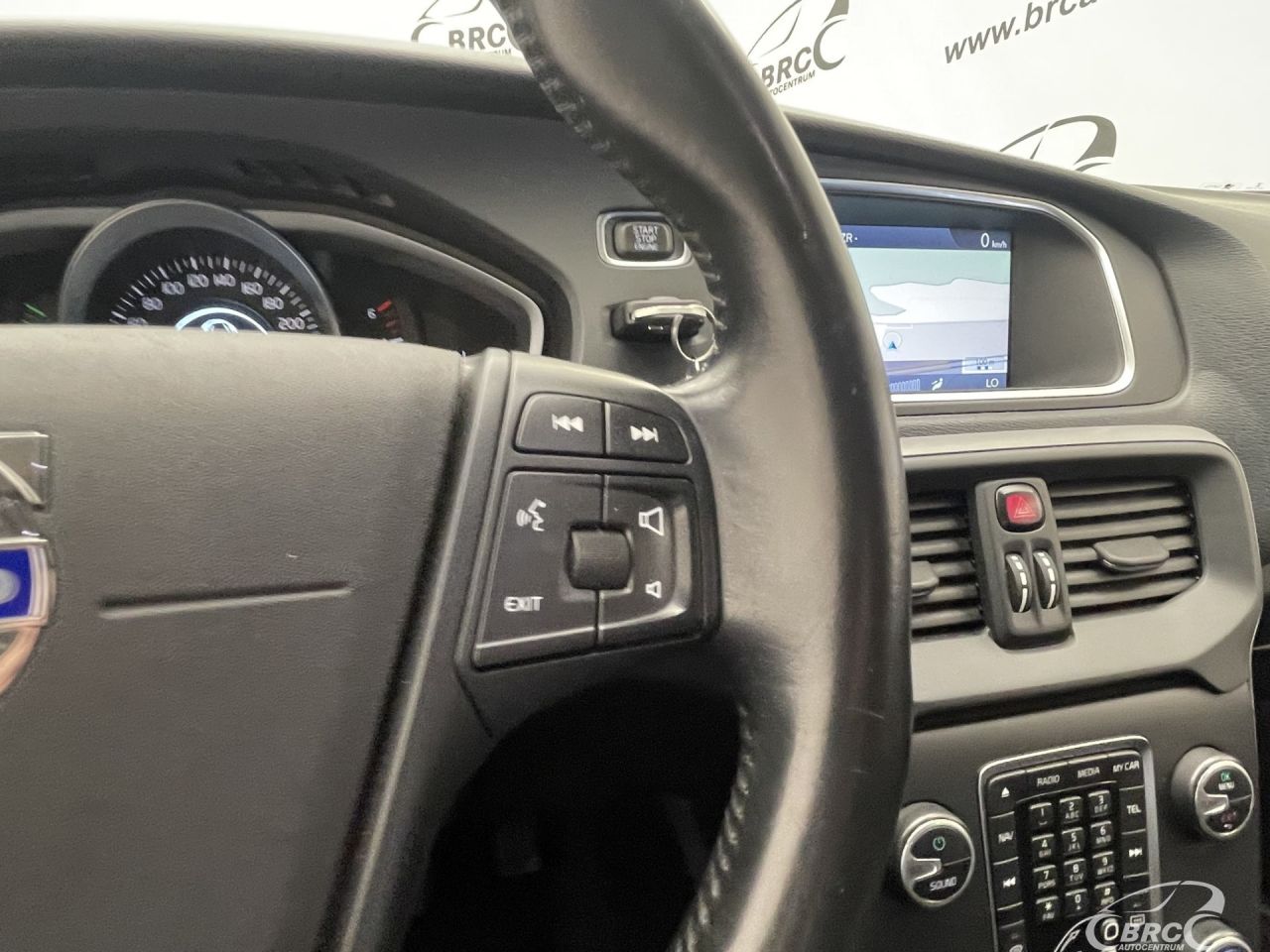 Volvo V40 | 26
