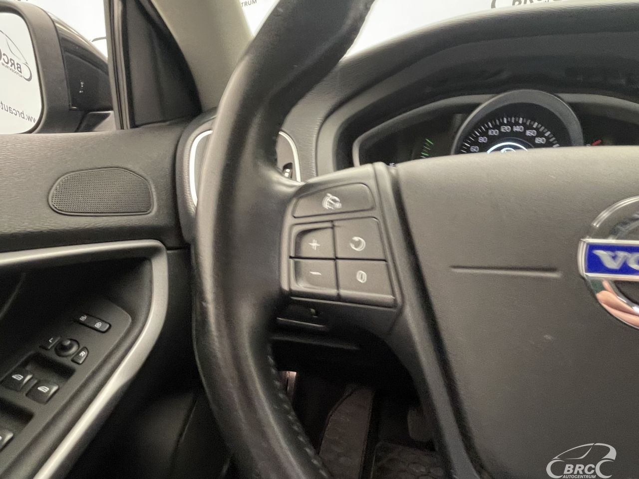 Volvo V40 | 27