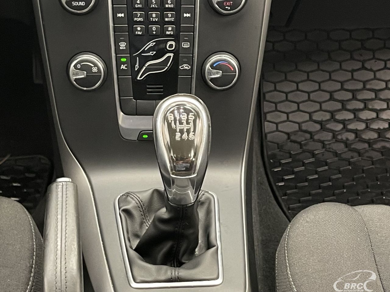 Volvo V40 | 16