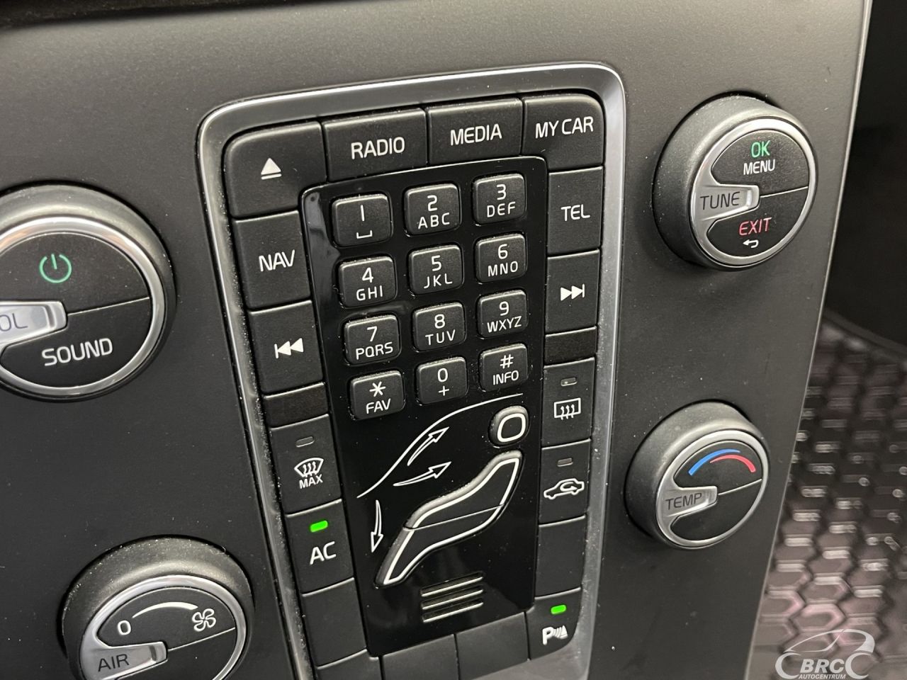 Volvo V40 | 35