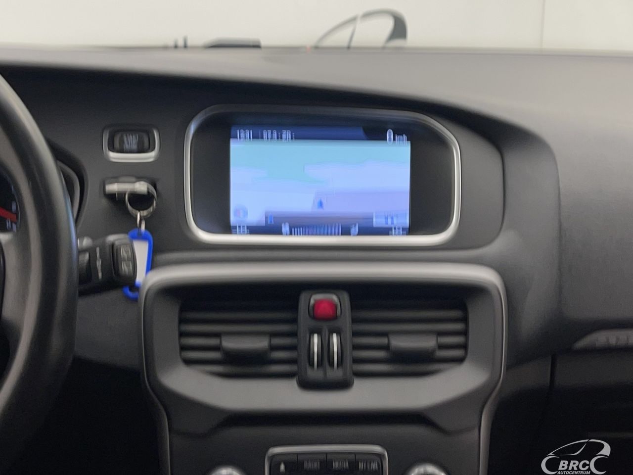 Volvo V40 | 12