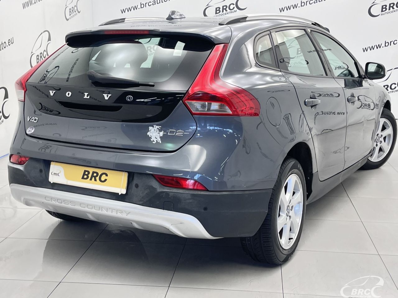 Volvo V40 | 43