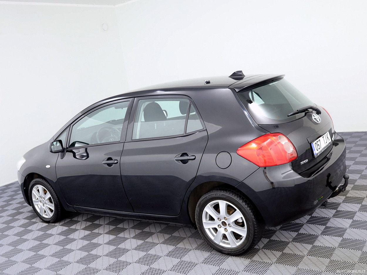 Toyota Auris | 3