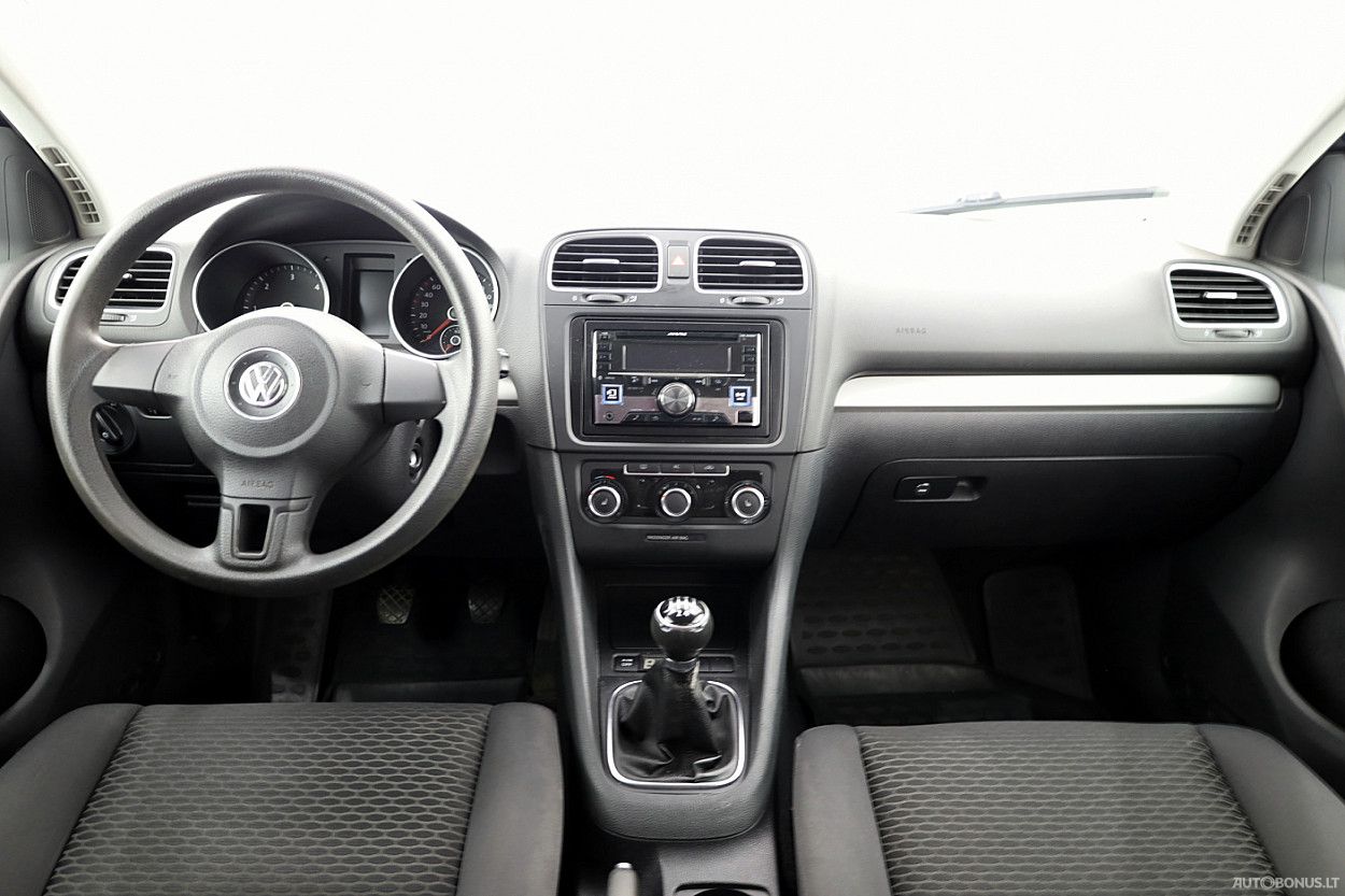 Volkswagen Golf | 4