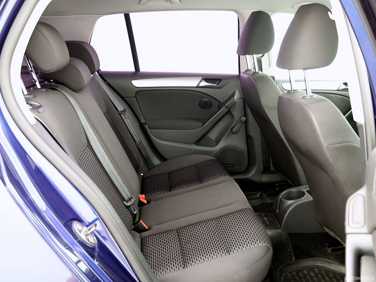 Volkswagen Golf | 6