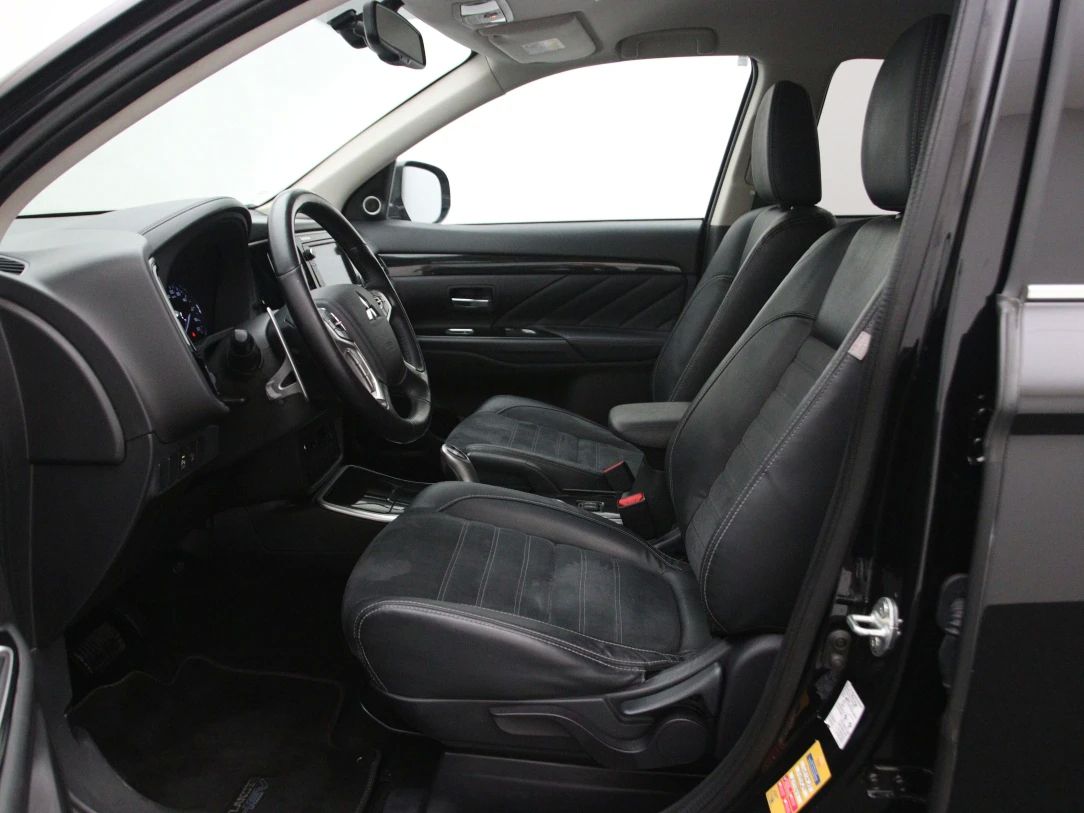 Mitsubishi Outlander | 3