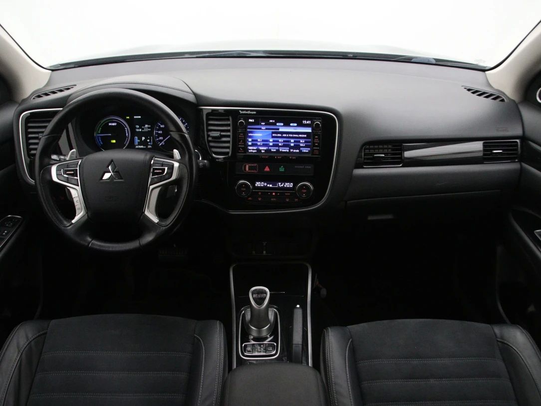 Mitsubishi Outlander | 1