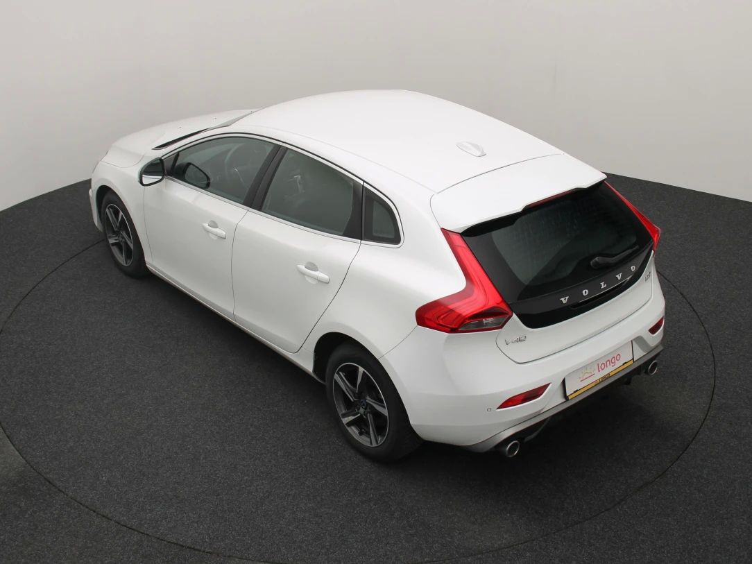 Volvo V40 | 11