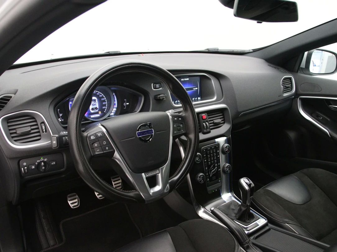 Volvo V40 | 14