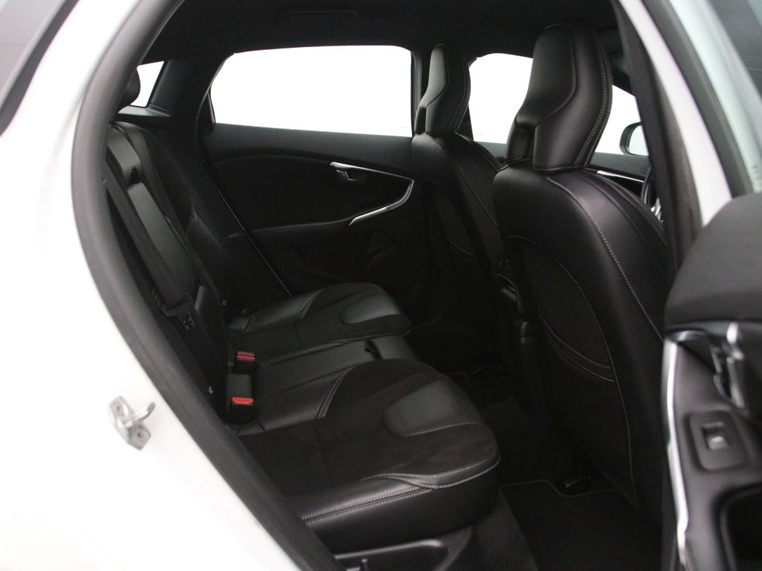 Volvo V40 | 13