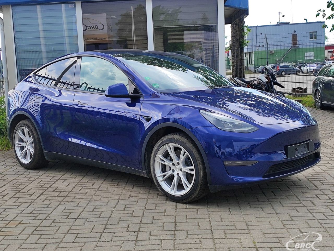 Tesla Model Y | 25