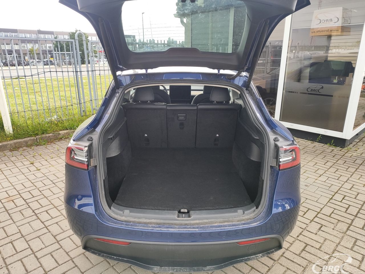 Tesla Model Y | 11