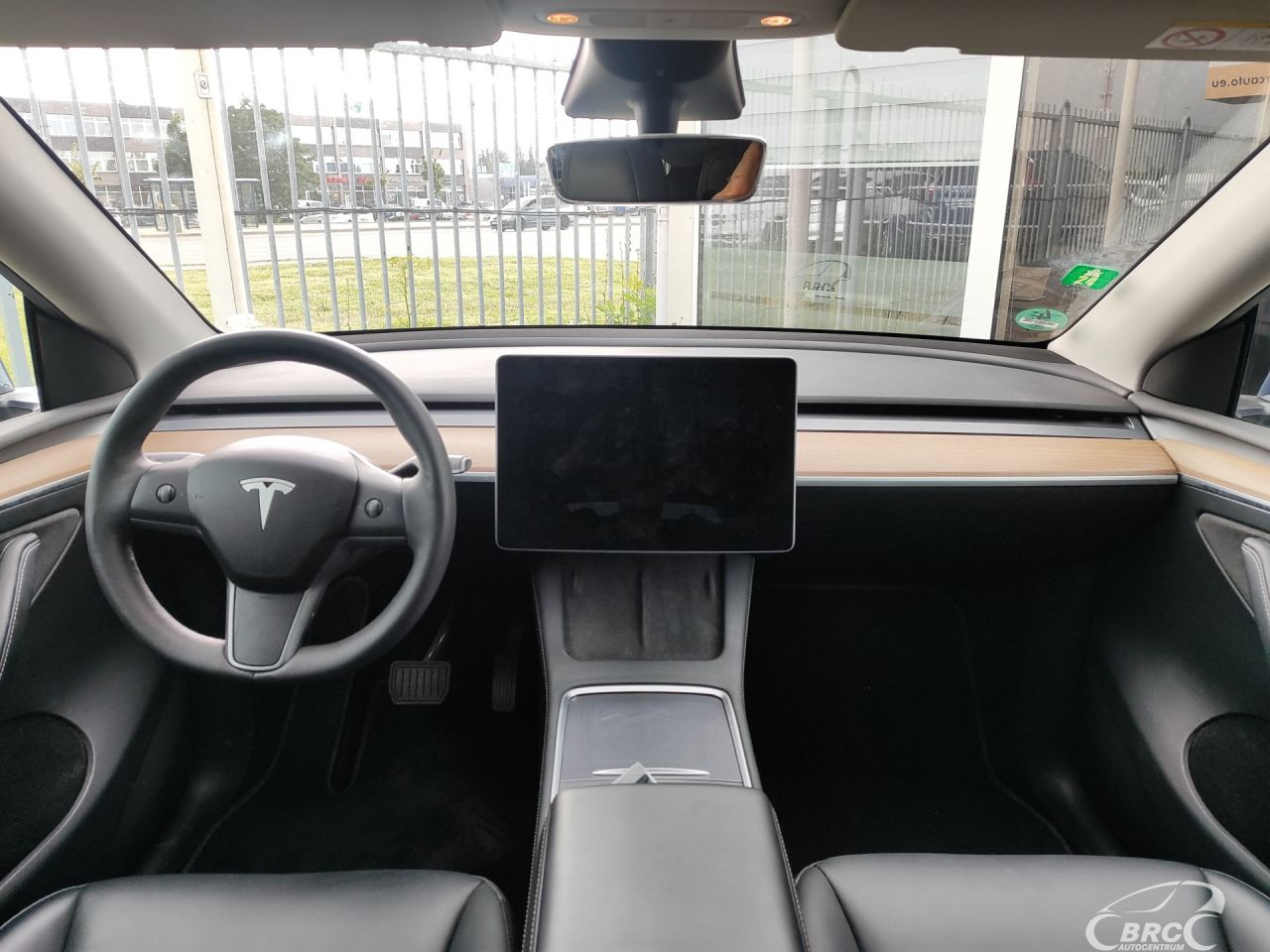 Tesla Model Y | 3