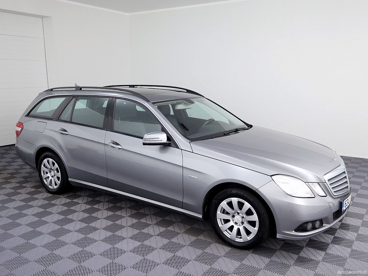 Mercedes-Benz E220, 2.1 l., universalas