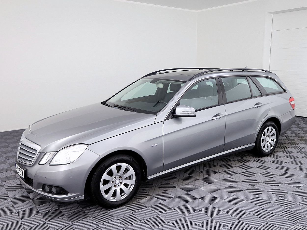 Mercedes-Benz E220 | 1