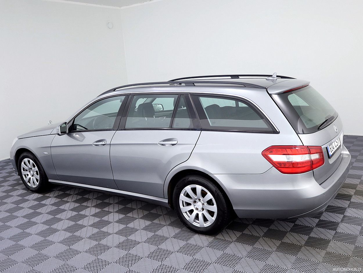 Mercedes-Benz E220 | 3