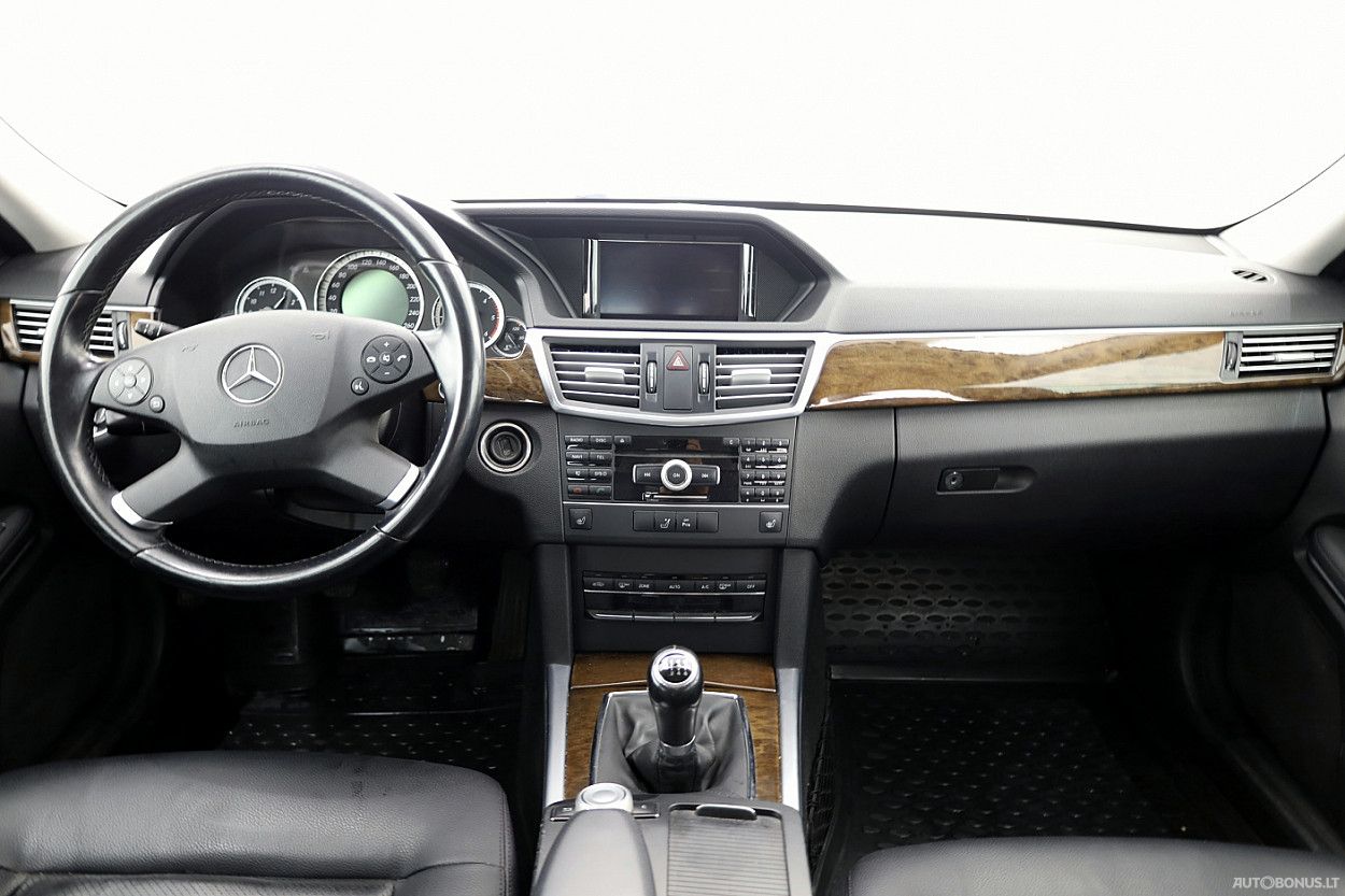 Mercedes-Benz E220 | 4