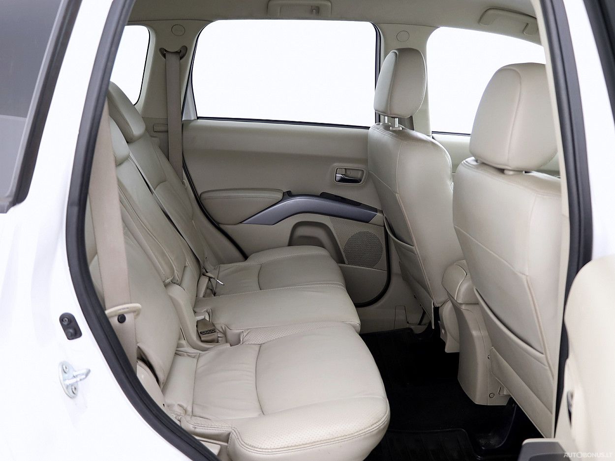 Mitsubishi Outlander | 6