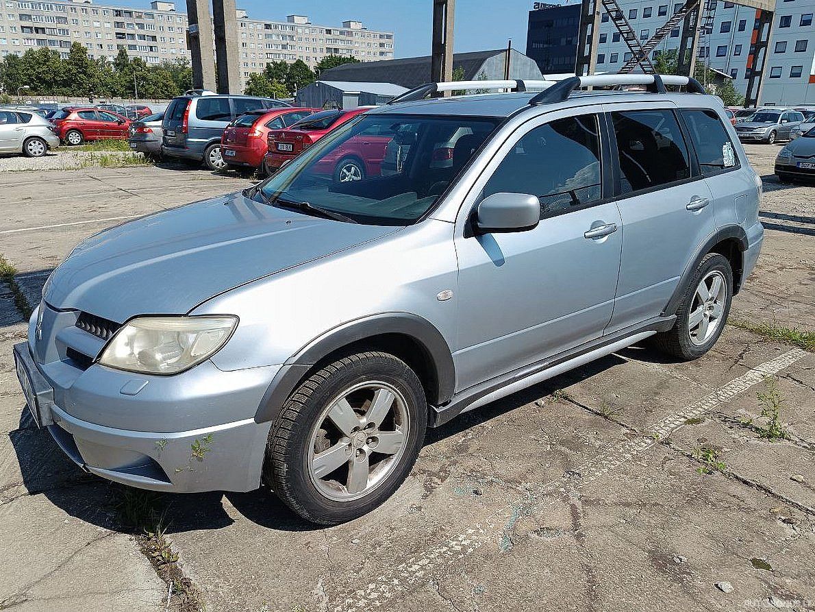 Mitsubishi Outlander | 1