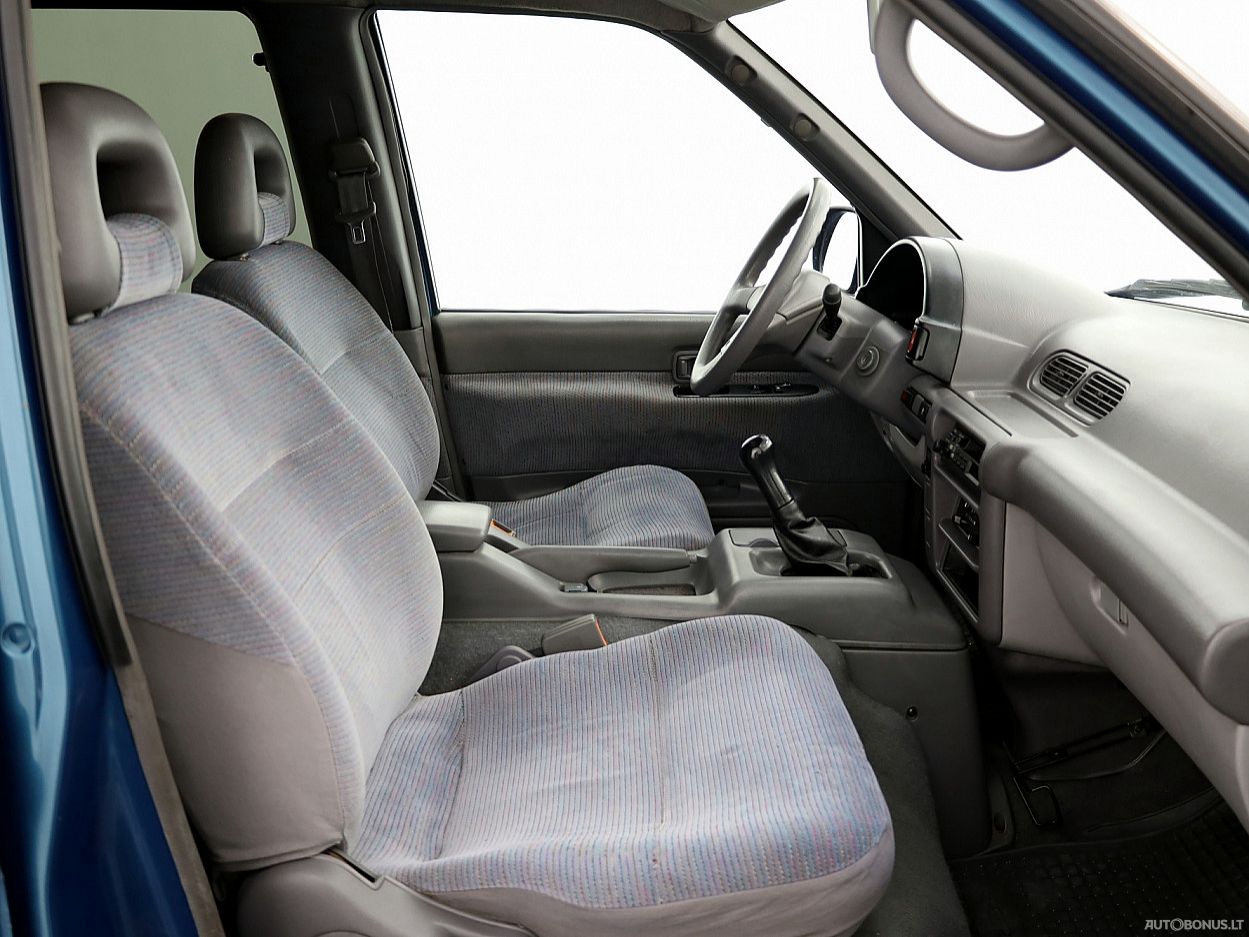 Nissan Serena | 5