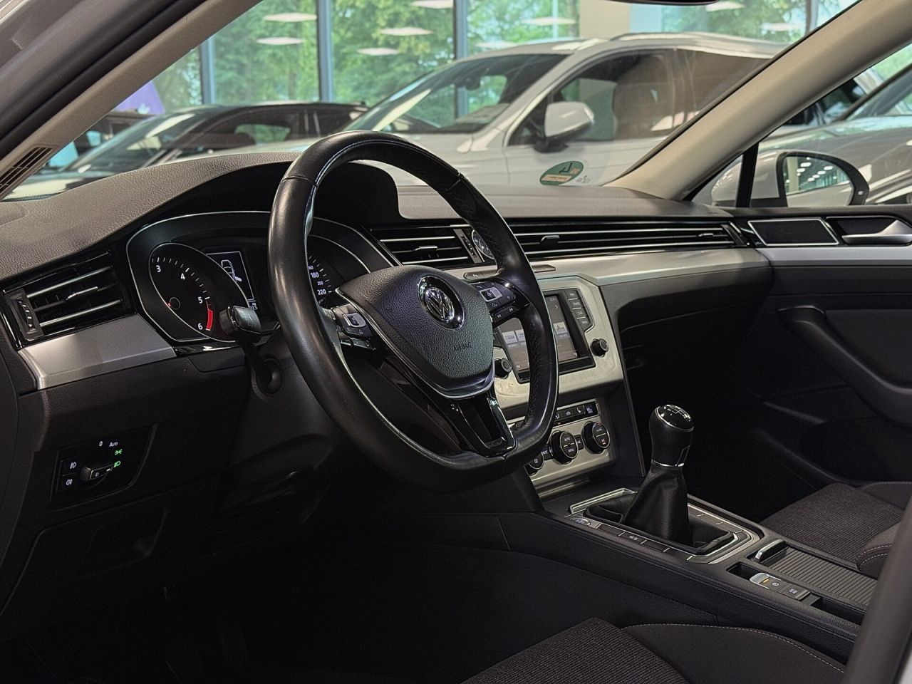 Volkswagen Passat | 11