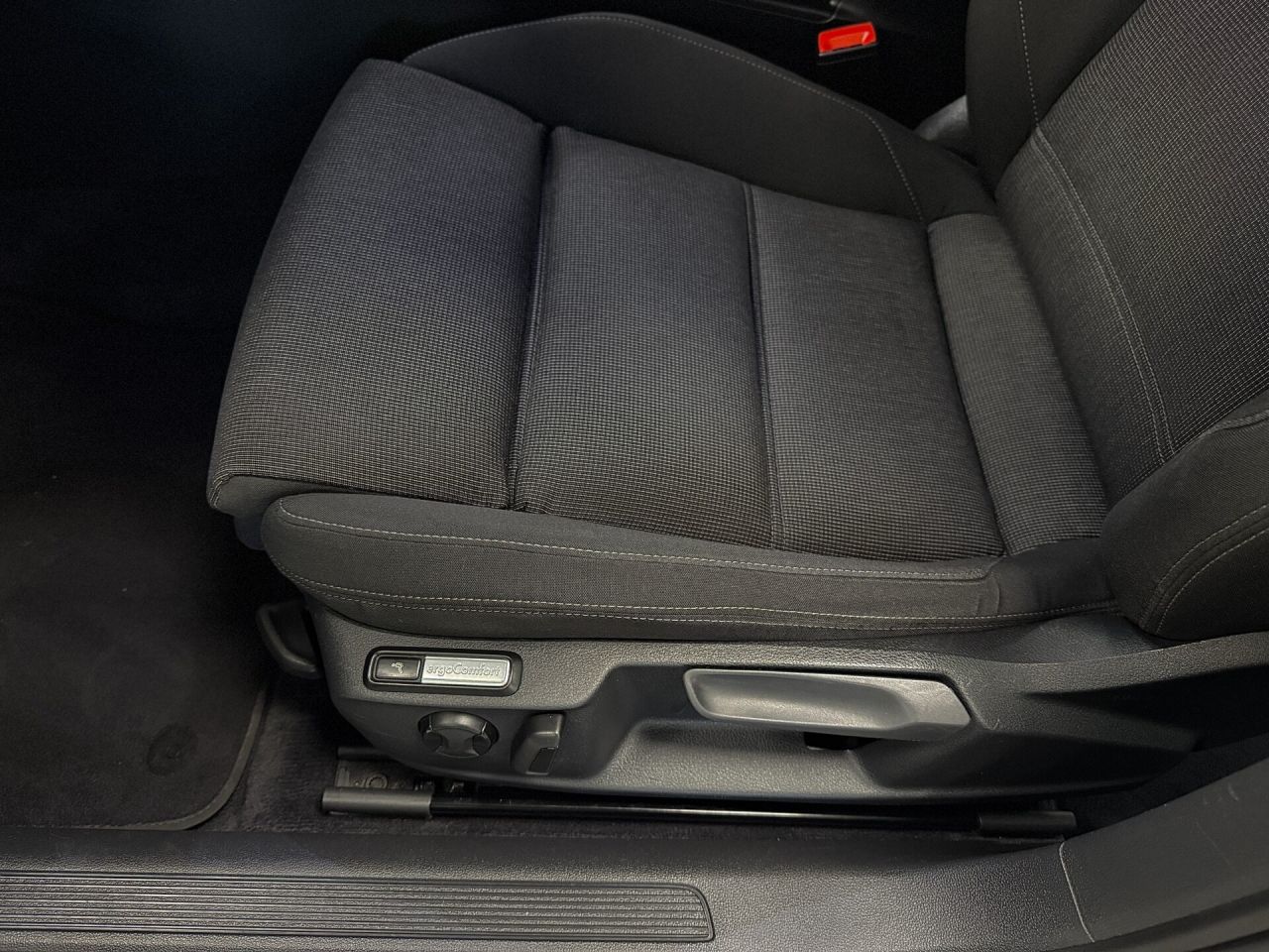 Volkswagen Passat | 13